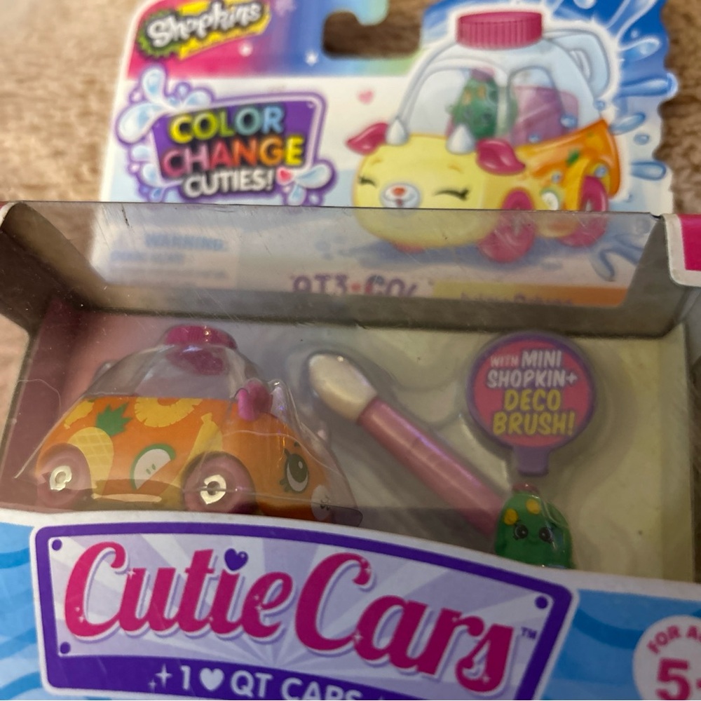 Shopkins Cutie Cars Color Change with Pink and Yellow - Picture 4 of 4